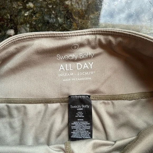 Sweaty Betty All Day Olive/Army Green Bike Shorts. Yoga. Athleisure. Pilates. S - Picture 6 of 10